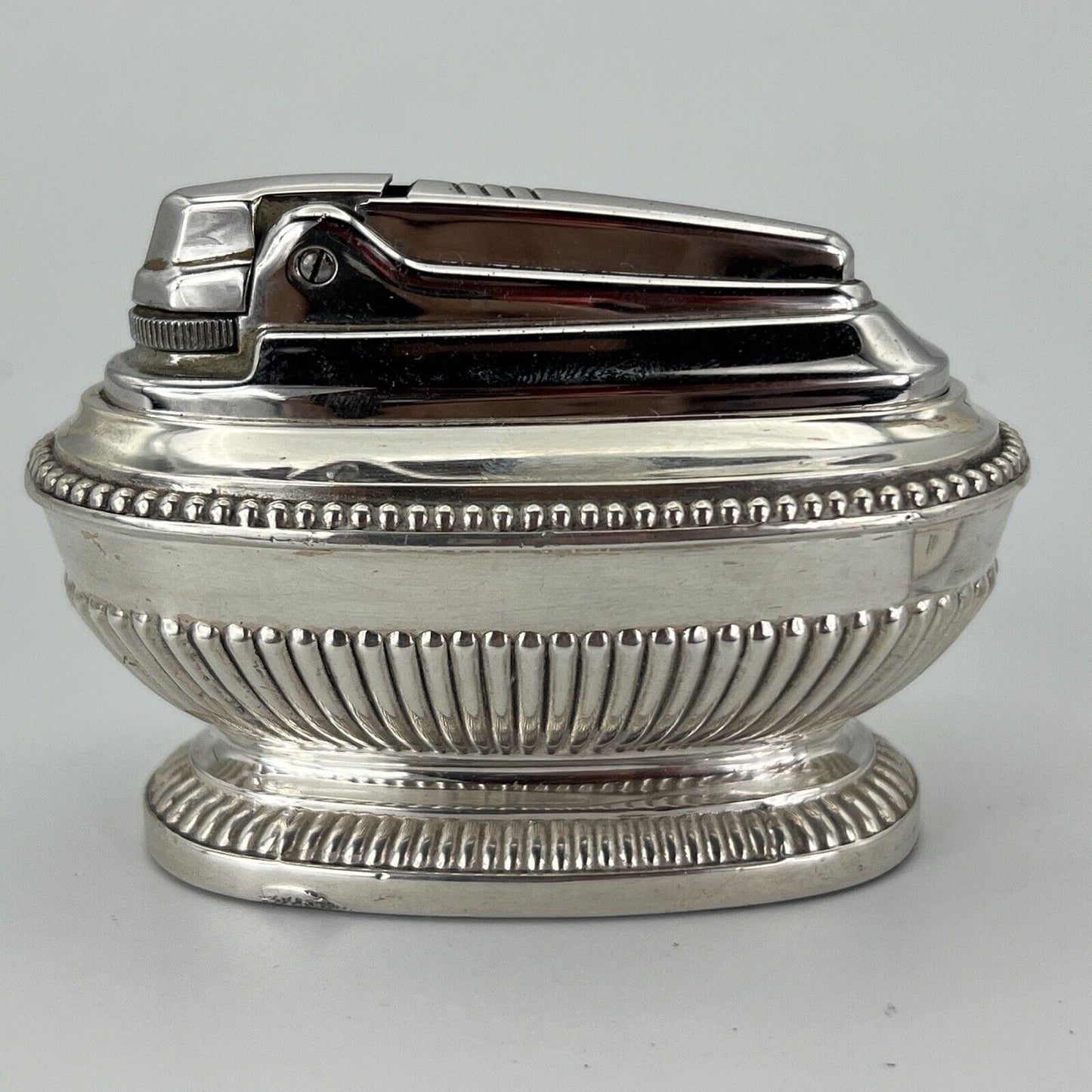 Accendino Ronson vintage da tavolo a gas anni 70 80 in Argento silver plated Categoria Oggetti per fumatori