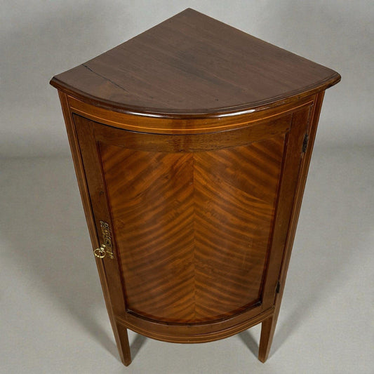 Angoliera antica in legno di mogano mobile ad angolo bombata tavolino Inglese Categoria Vetrine