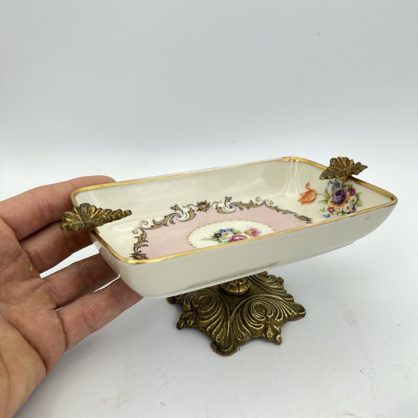 Antica alzata alzatina in porcellana Limoges centrotavola vintage piatto fiori Categoria Alzate