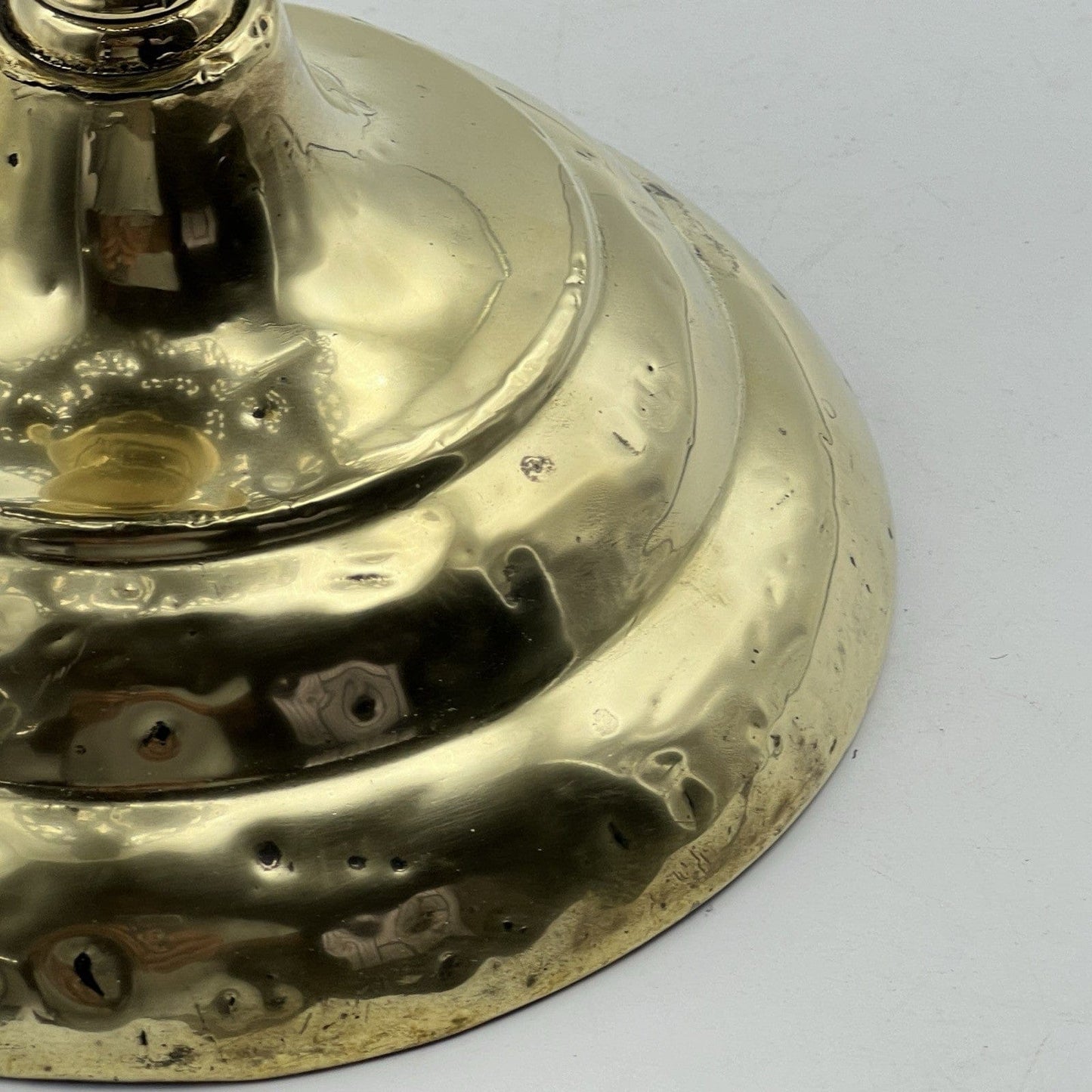 Antica alzata centrotavola porta teiera in Ottone epoca '800 piedistallo Inglese Categoria altro