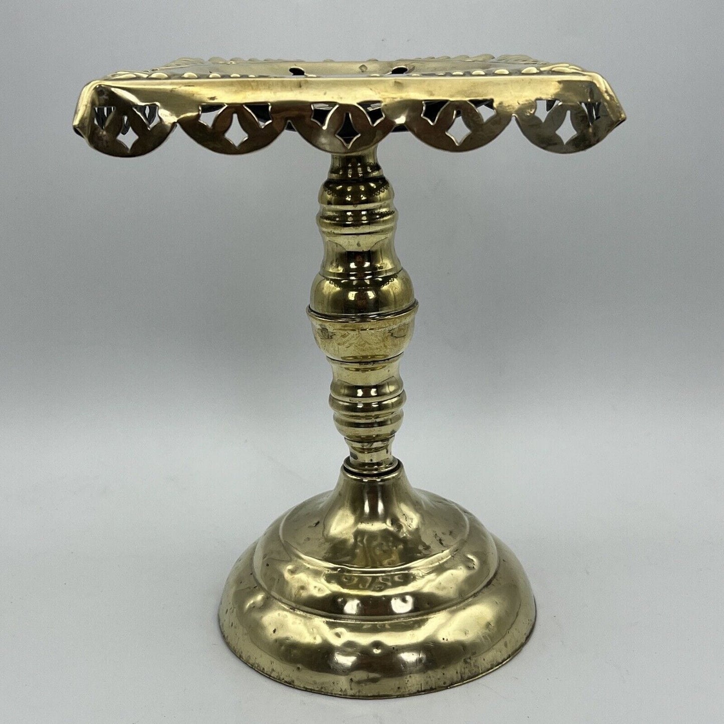 Antica alzata centrotavola porta teiera in Ottone epoca 800 piedistallo Inglese Categoria altro