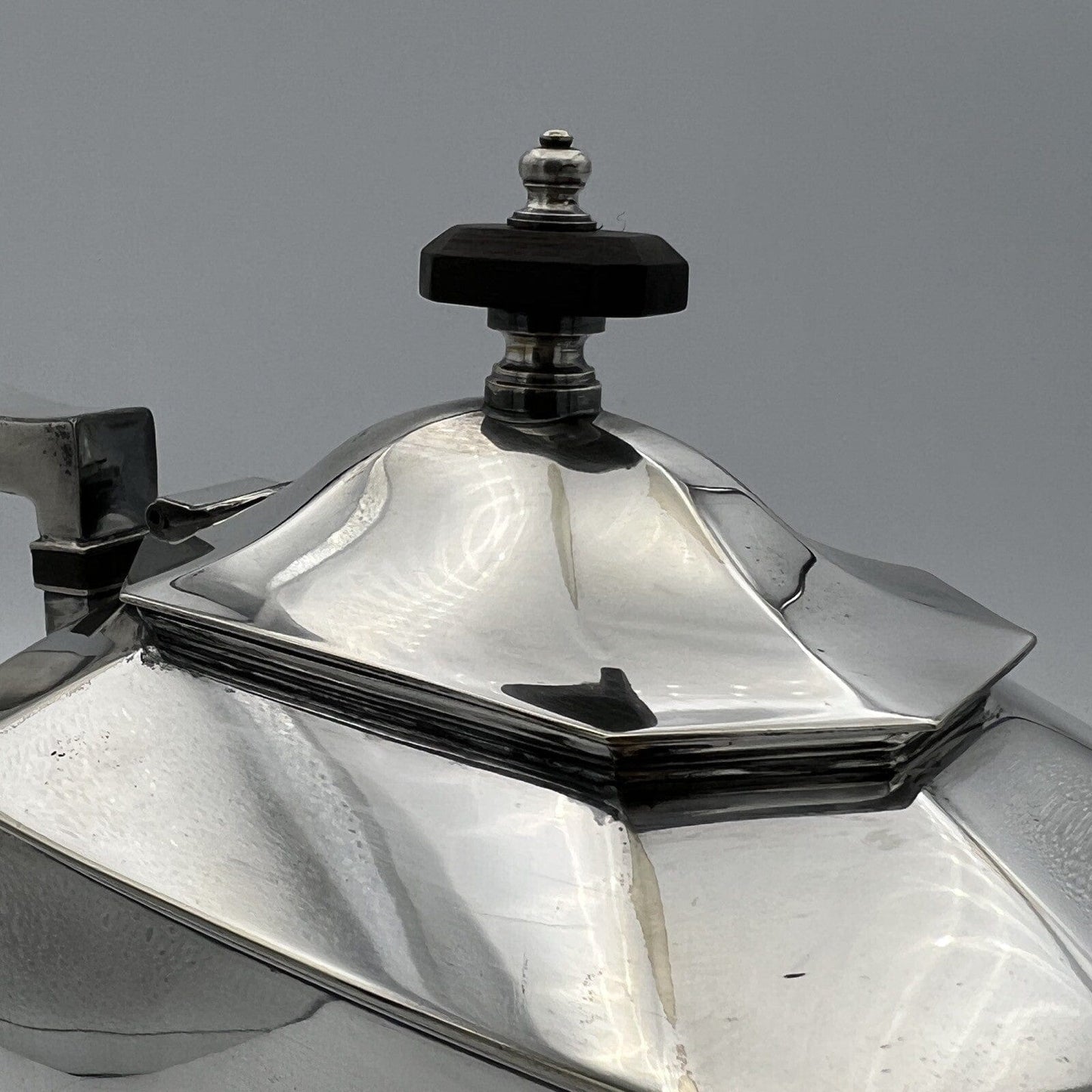 Antica caffettiera in argento placcato silver plated teiera d'epoca 900 Decò Categoria Sheffield & Argento