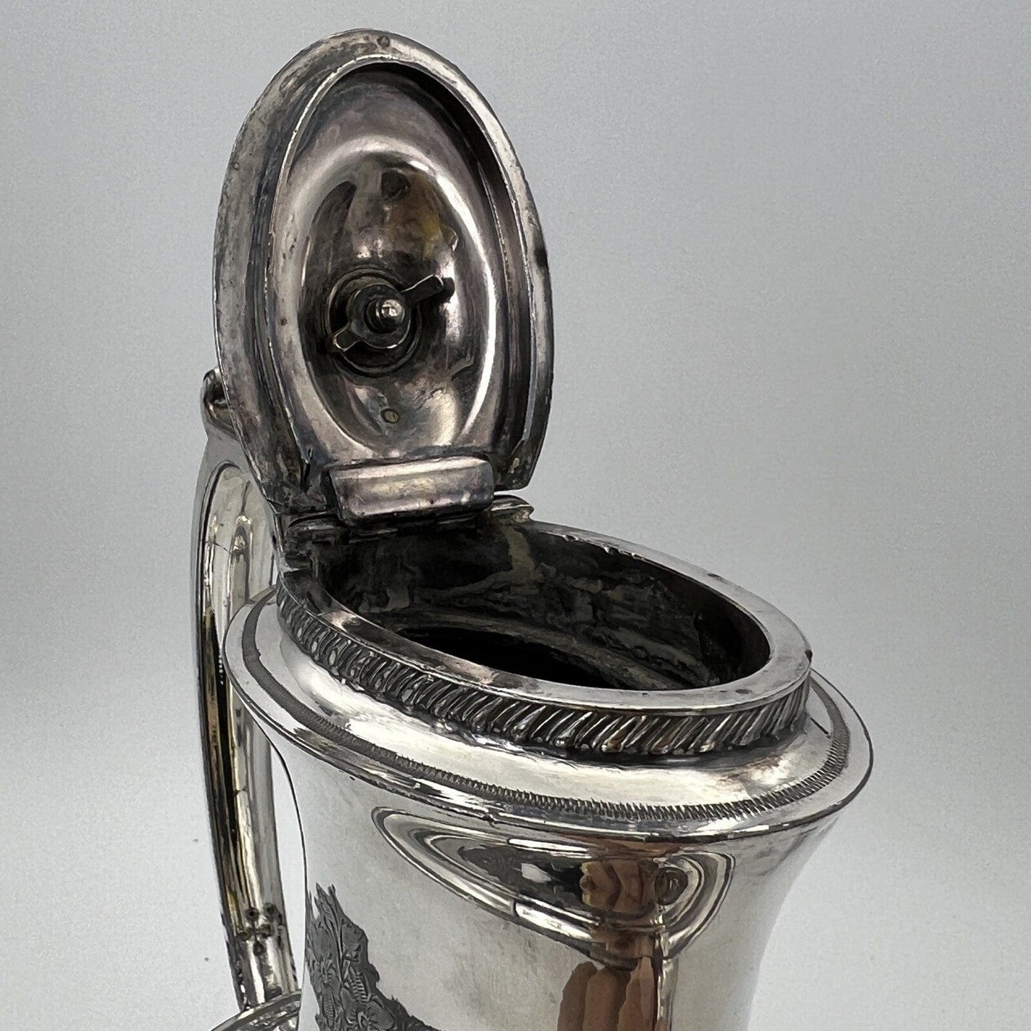 Antica Caffettiera Inglese in Argento Silver plated sheffield teiera 800 incisa Categoria Sheffield & Argento