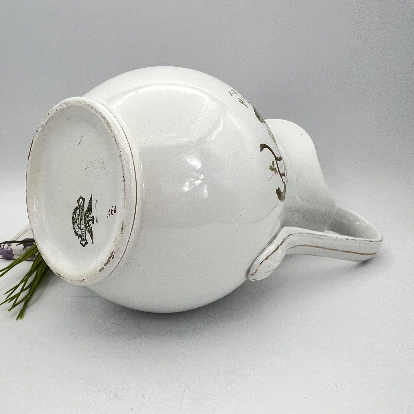 Antica Caraffa in ceramica bianca Brocca epoca 900 vaso versatoio Sci Laveno Categoria Servizio tazze - Tazze