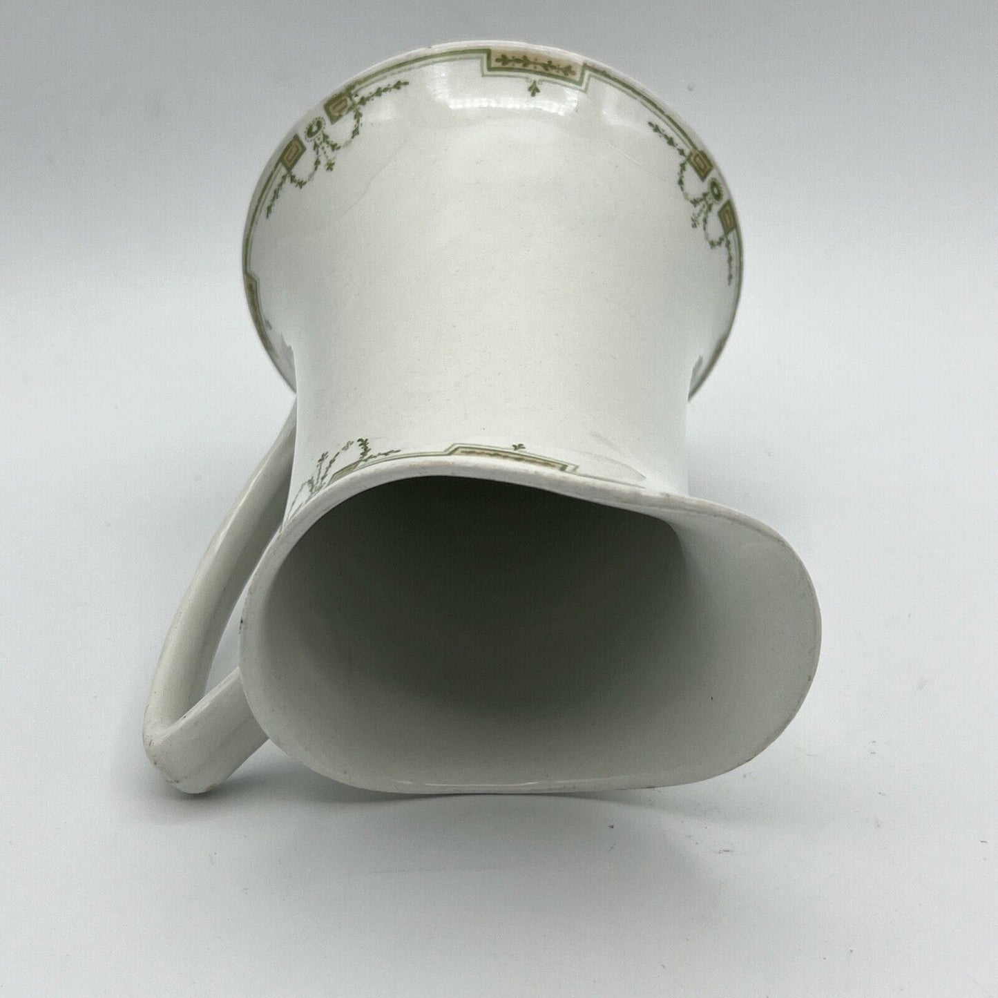 Antica Caraffa in ceramica bianca verde Inglese brocca epoca 900 vaso versatoio Categoria Servizio tazze - Tazze