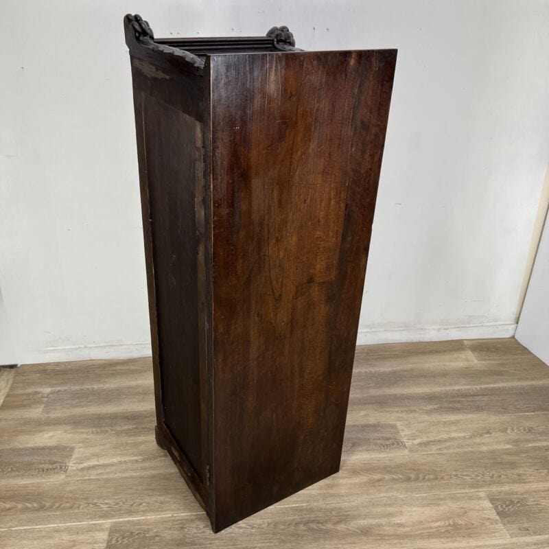 Antica Cassapanca intagliata stile rinascimento in legno Epoca 900 Baule Panca Categoria Casse & Bauli
