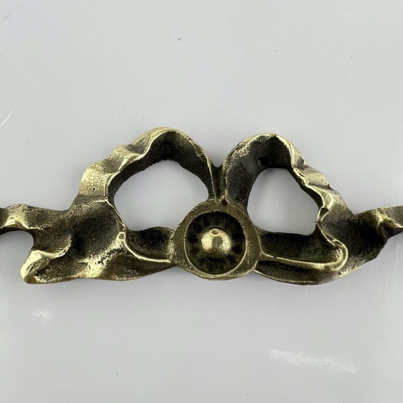 Antica Cimasa d'epoca in bronzo fregio fiocco per mobile accessori ferramenta Categoria Accessori & Ferramenta d'epoca