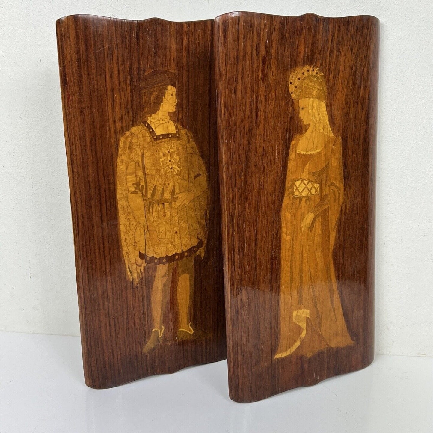 Antica coppia pannelli decorativi intarsiati in legno Andrea Gusmai mitologia Categoria Cimase-Fregi-Intagli in legno