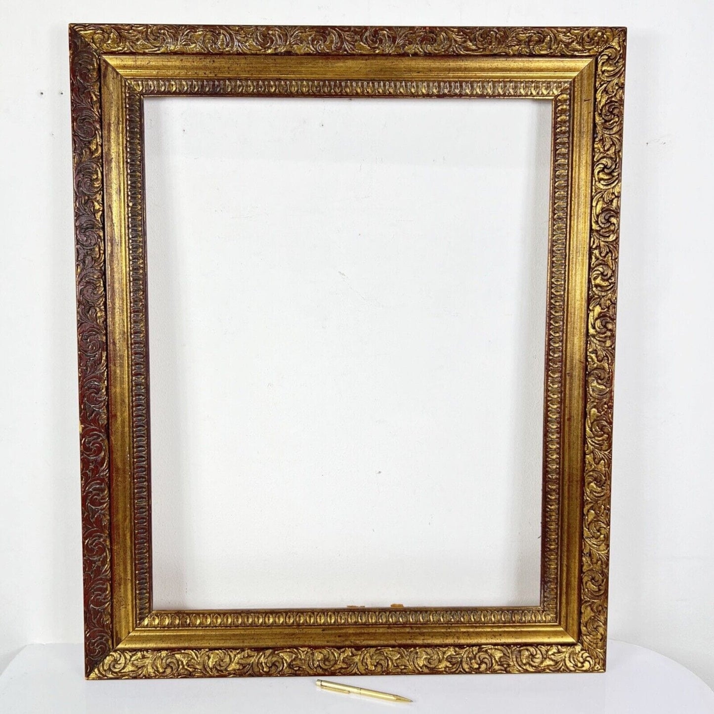 Antica Cornice in legno scolpito dorata stile 800 oro rettangolare d'epoca vuota Categoria Specchi e Cornici