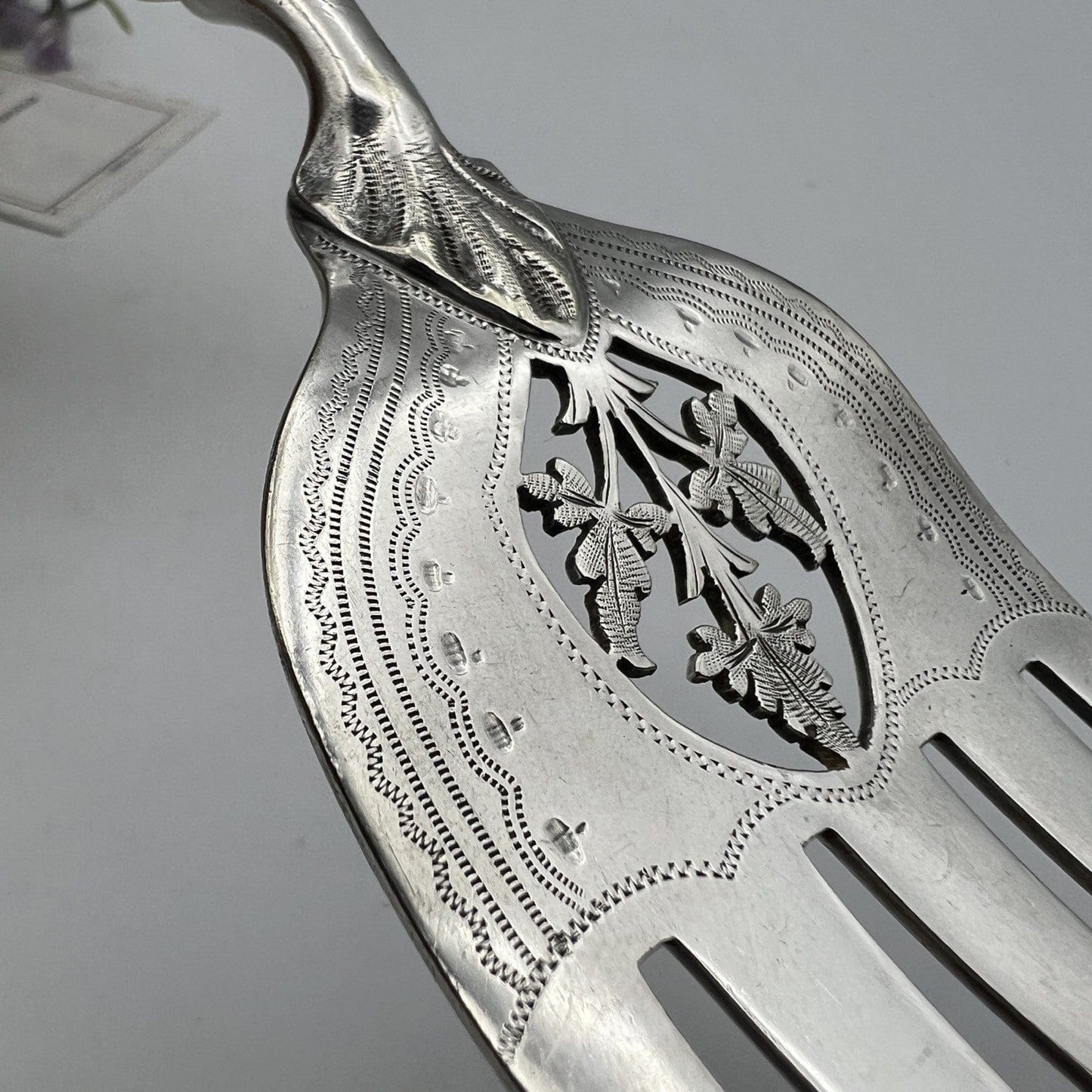 Antica forchetta da portata per pesce in Sheffield e Argento 925 traforata Categoria Silver plated sheffield style