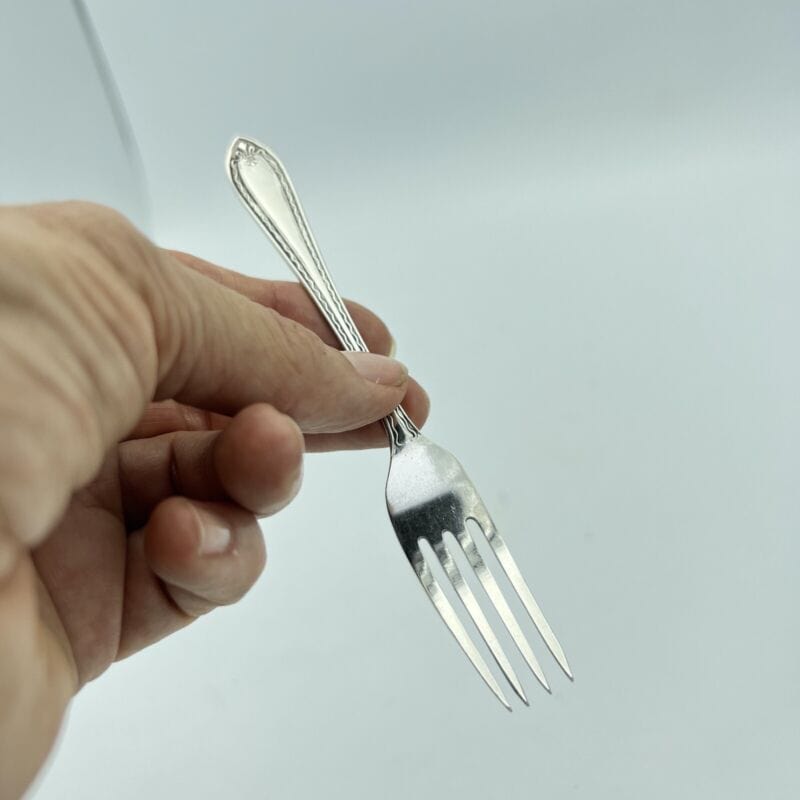 Antica Forchettina d'epoca in argento sheffield vecchia forchetta per sottaceti Categoria Sheffield & Argento