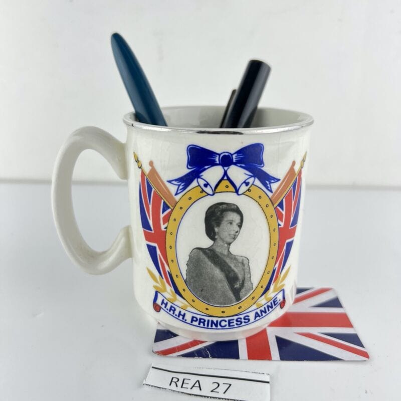 Antica Mug Portapenne Inglese Matrimonio Principessa Anna Casa Reale Anno 1973 Categoria Boccali