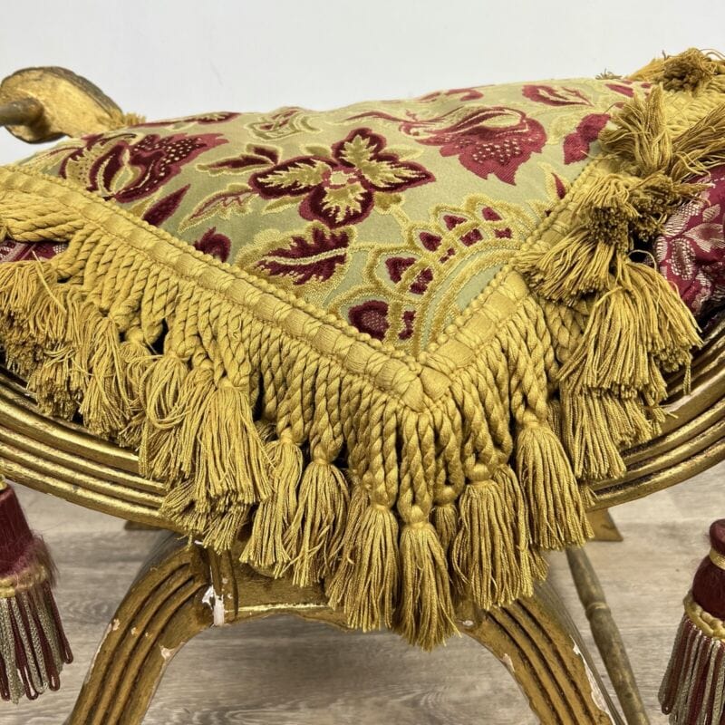 Antica Panchetta dormeuse stile barocco imbottita sgabello divanetto panca 900 Categoria Arredamento