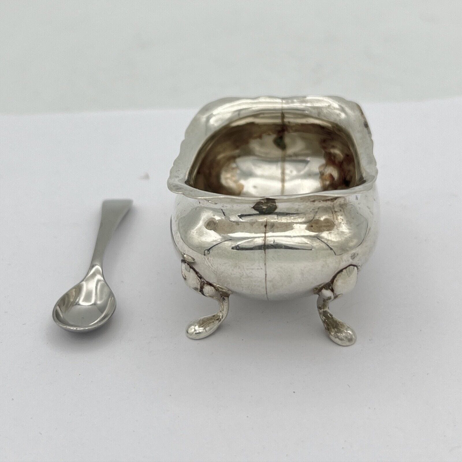 Antica Saliera in argento sterling silver 925 da tavola con cucchiaino epoca 800 Categoria  Sheffield & Argento