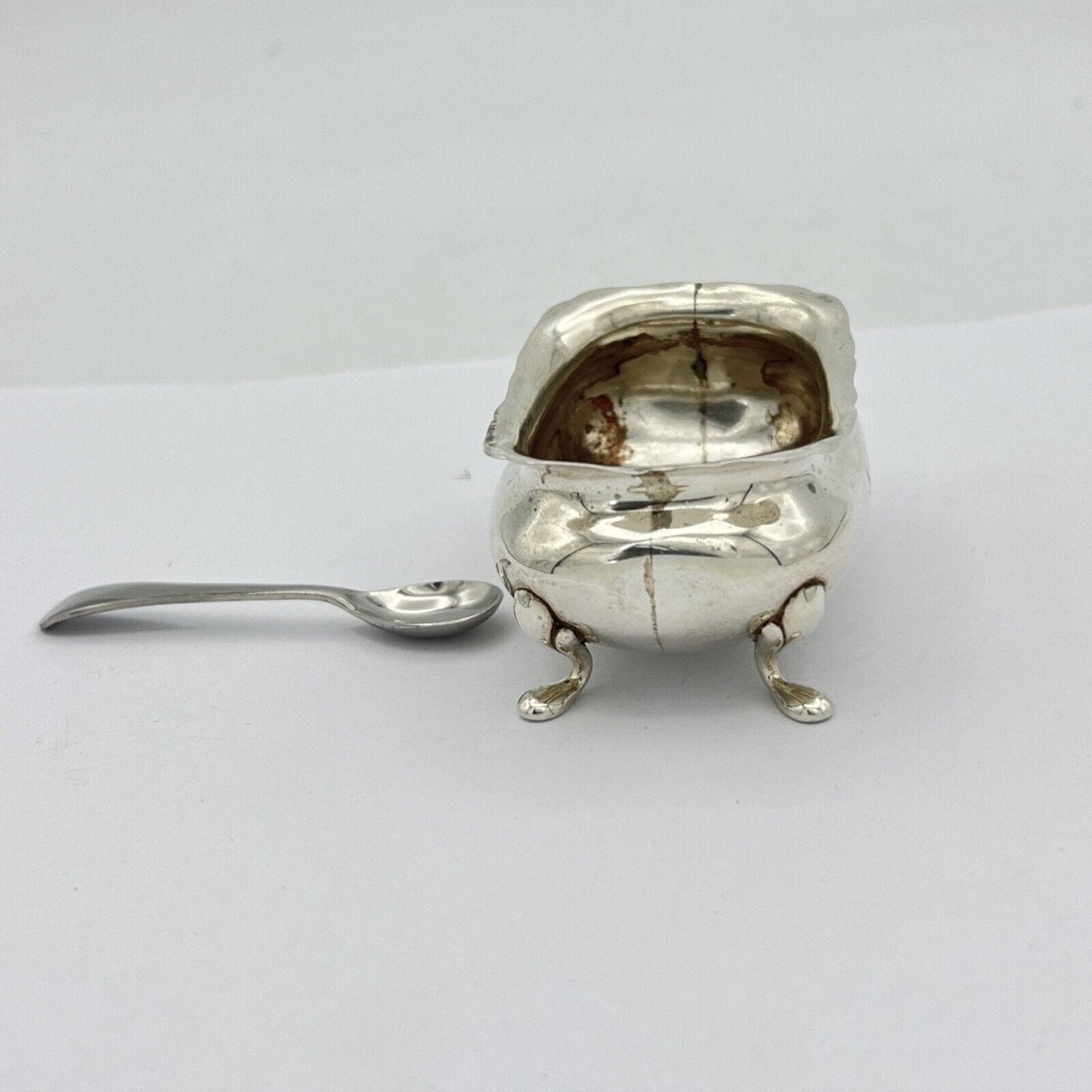 Antica Saliera in argento sterling silver 925 da tavola con cucchiaino epoca 800 Categoria Sheffield & Argento