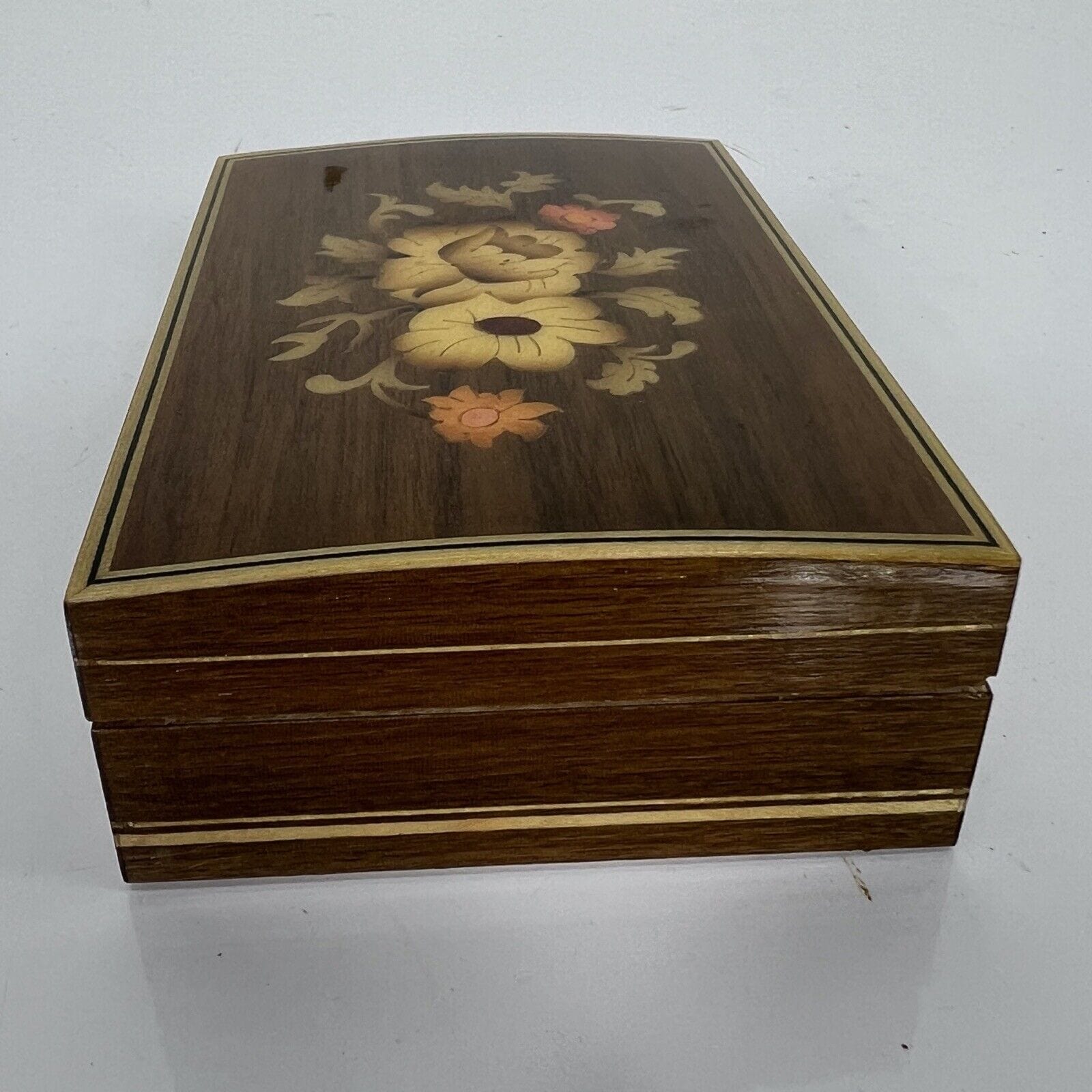 Antica scatola portagioie cofanetto anni 50 vintage sorrentina con intarsio Categoria  Scatole in legno