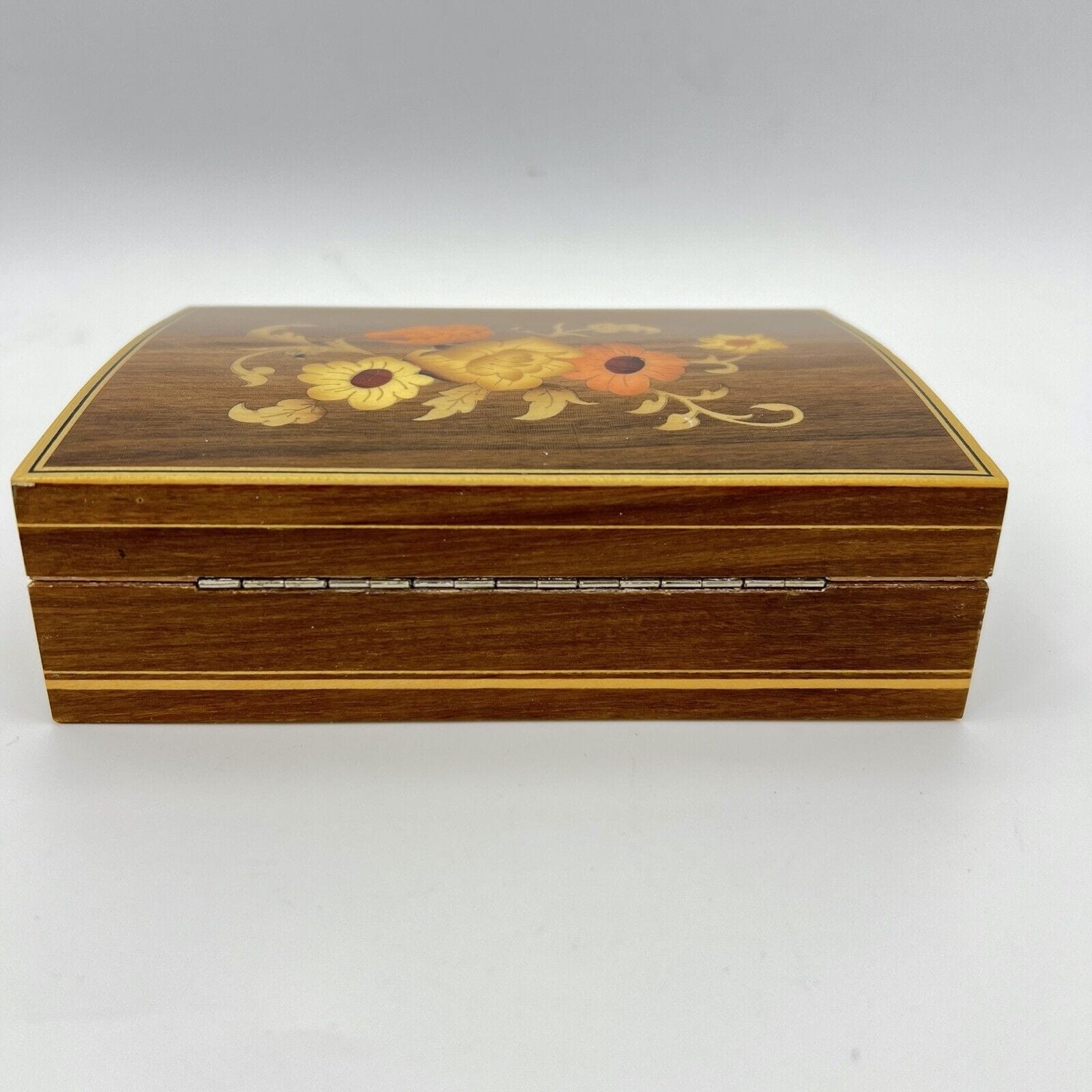 Antica scatola portagioie cofanetto anni 50 vintage sorrentina con intarsio Categoria  Scatole in legno