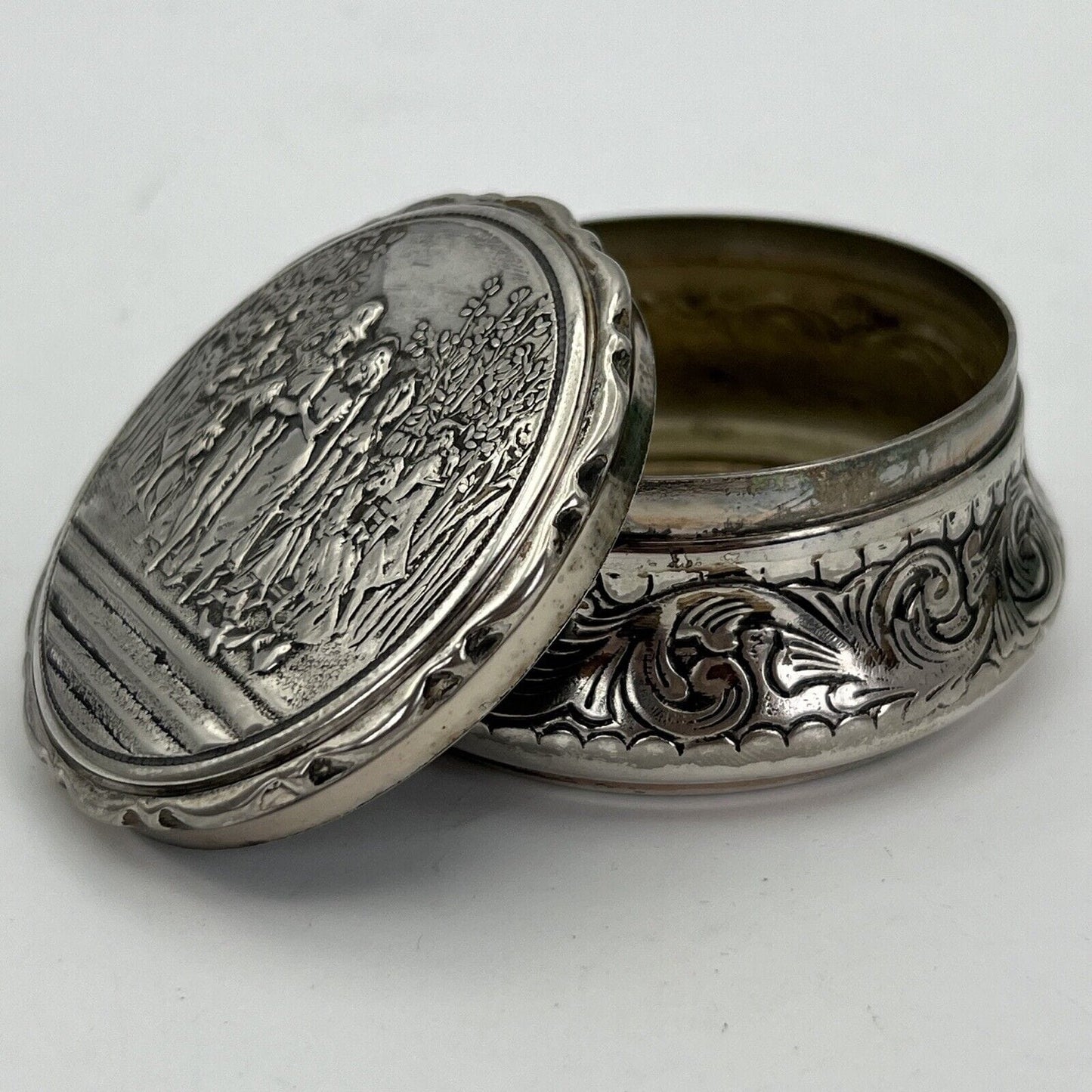 Antica Scatola portagioie in Argento silver plated contenitore Cesellato anni 50 Categoria Sheffield & Argento
