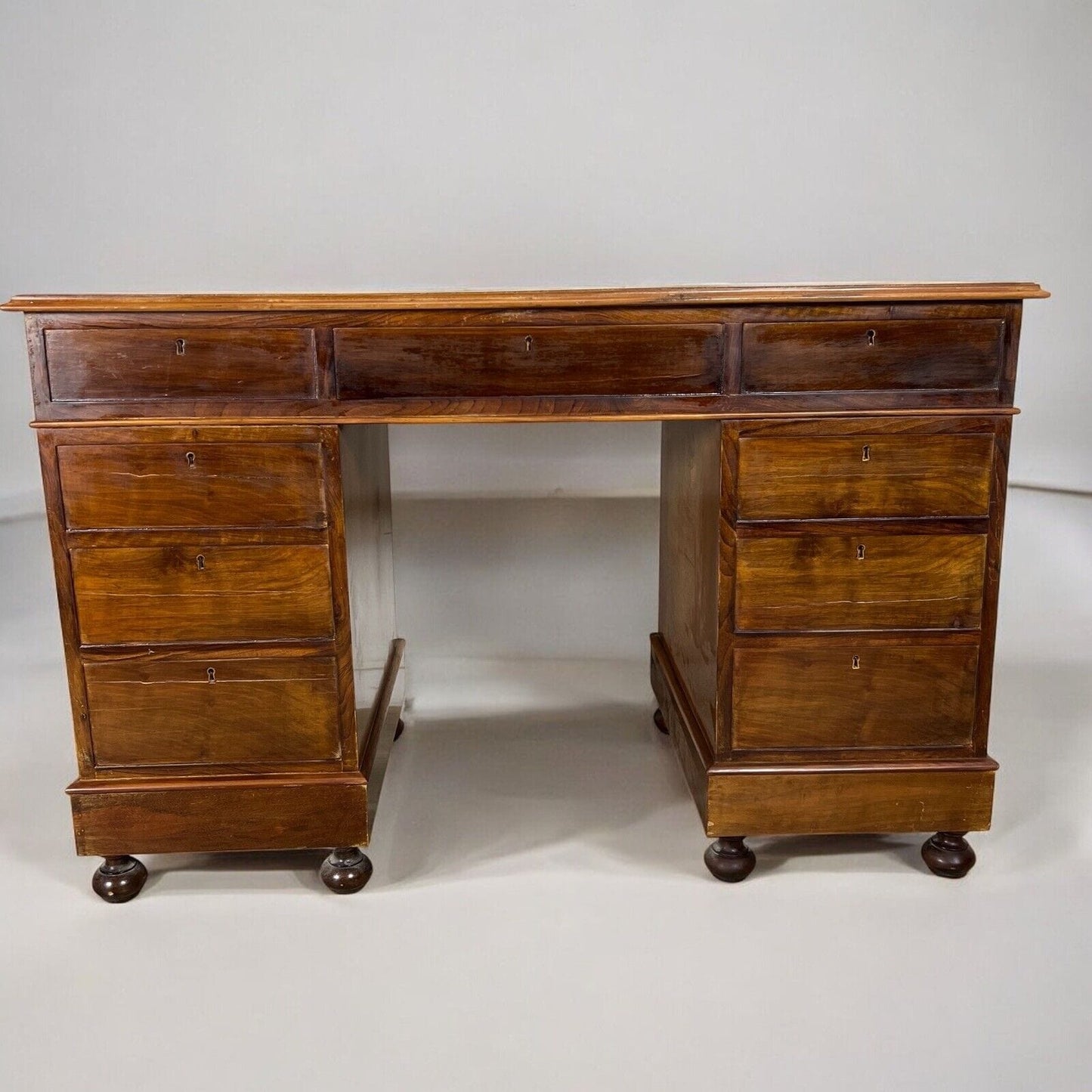 Antica scrivania scrittoio classica tavolo da ufficio epoca 800 piano in pelle Categoria Scrittoi & Ribalte