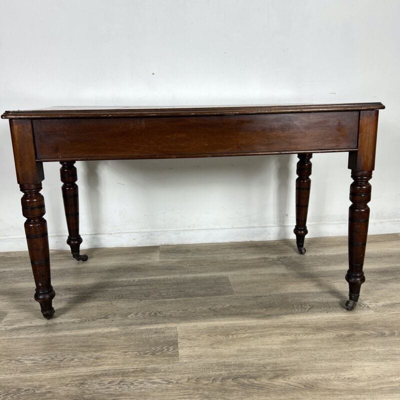Antica scrivania scrittoio classica tavolo da ufficio in legno con piano pelle Categoria  Scrittoi & Ribalte