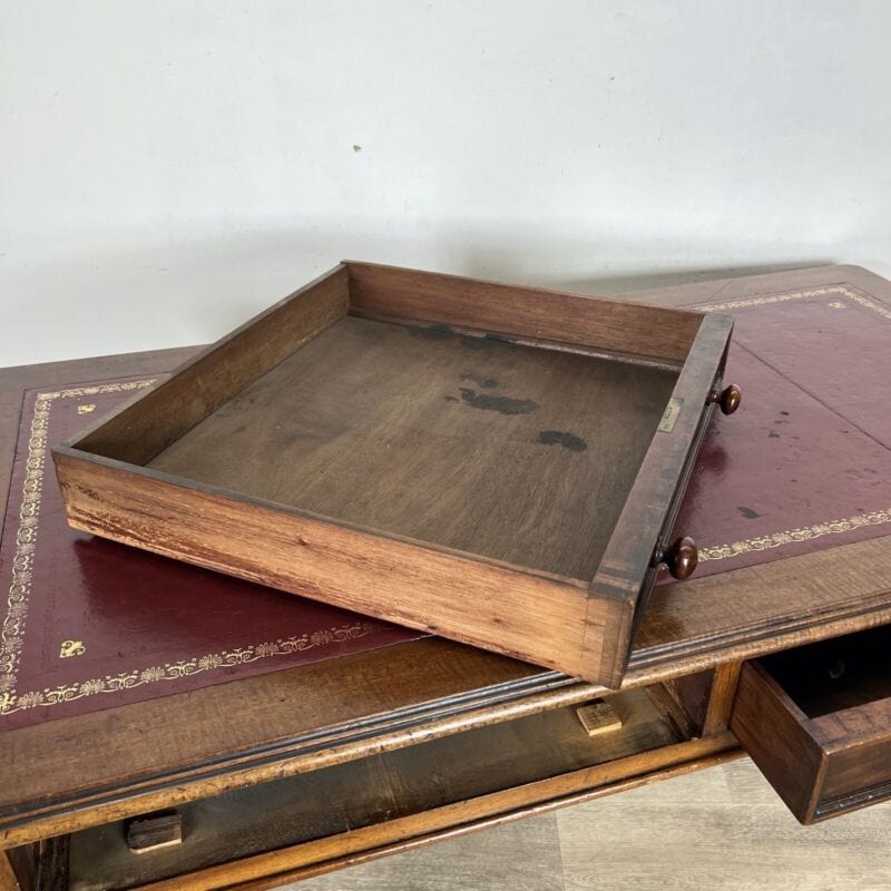 Antica scrivania scrittoio classica tavolo da ufficio in legno con piano pelle Categoria  Scrittoi & Ribalte