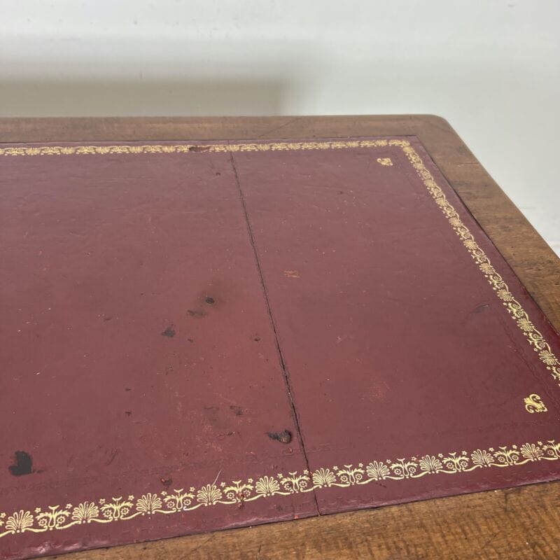 Antica scrivania scrittoio classica tavolo da ufficio in legno con piano pelle Categoria  Scrittoi & Ribalte