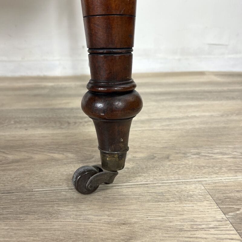 Antica scrivania scrittoio classica tavolo da ufficio in legno con piano pelle Categoria  Scrittoi & Ribalte