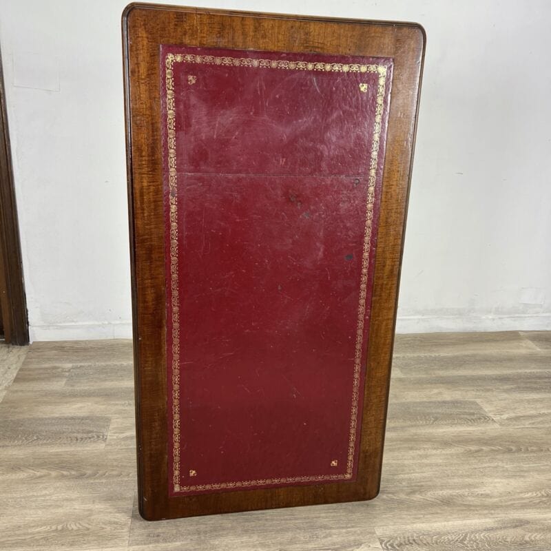 Antica scrivania scrittoio classica tavolo da ufficio in legno con piano pelle Categoria  Scrittoi & Ribalte