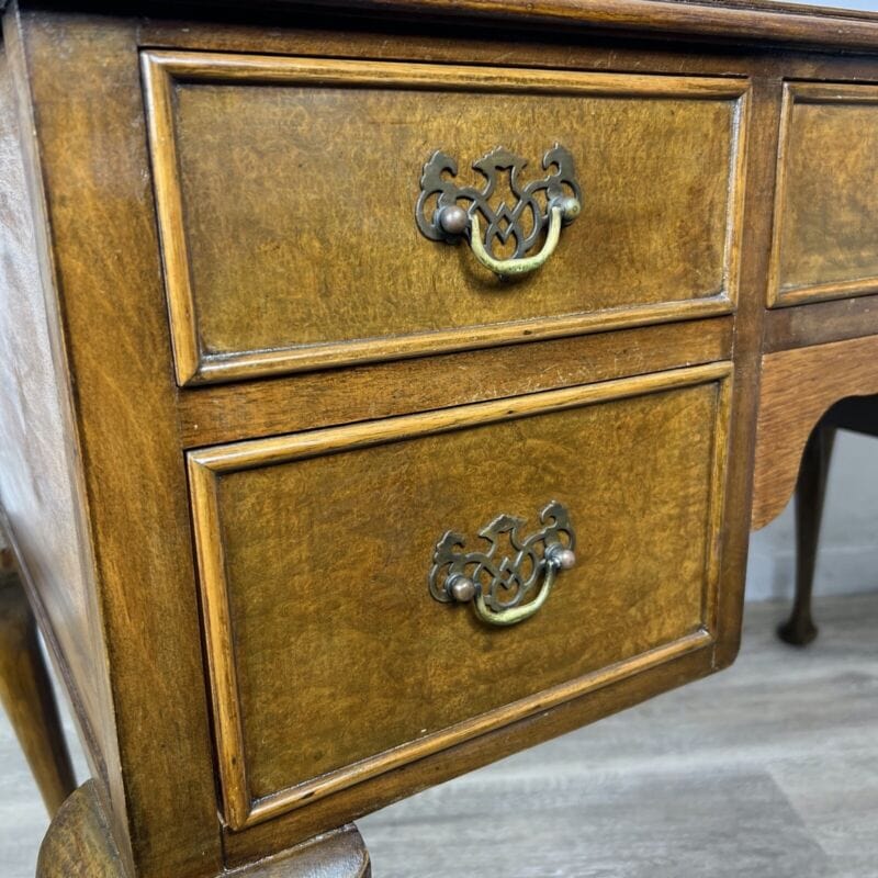 Antica scrivania scrittoio classico tavolo in legno stile Queen Anne per ufficio Categoria Scrittoi & Ribalte