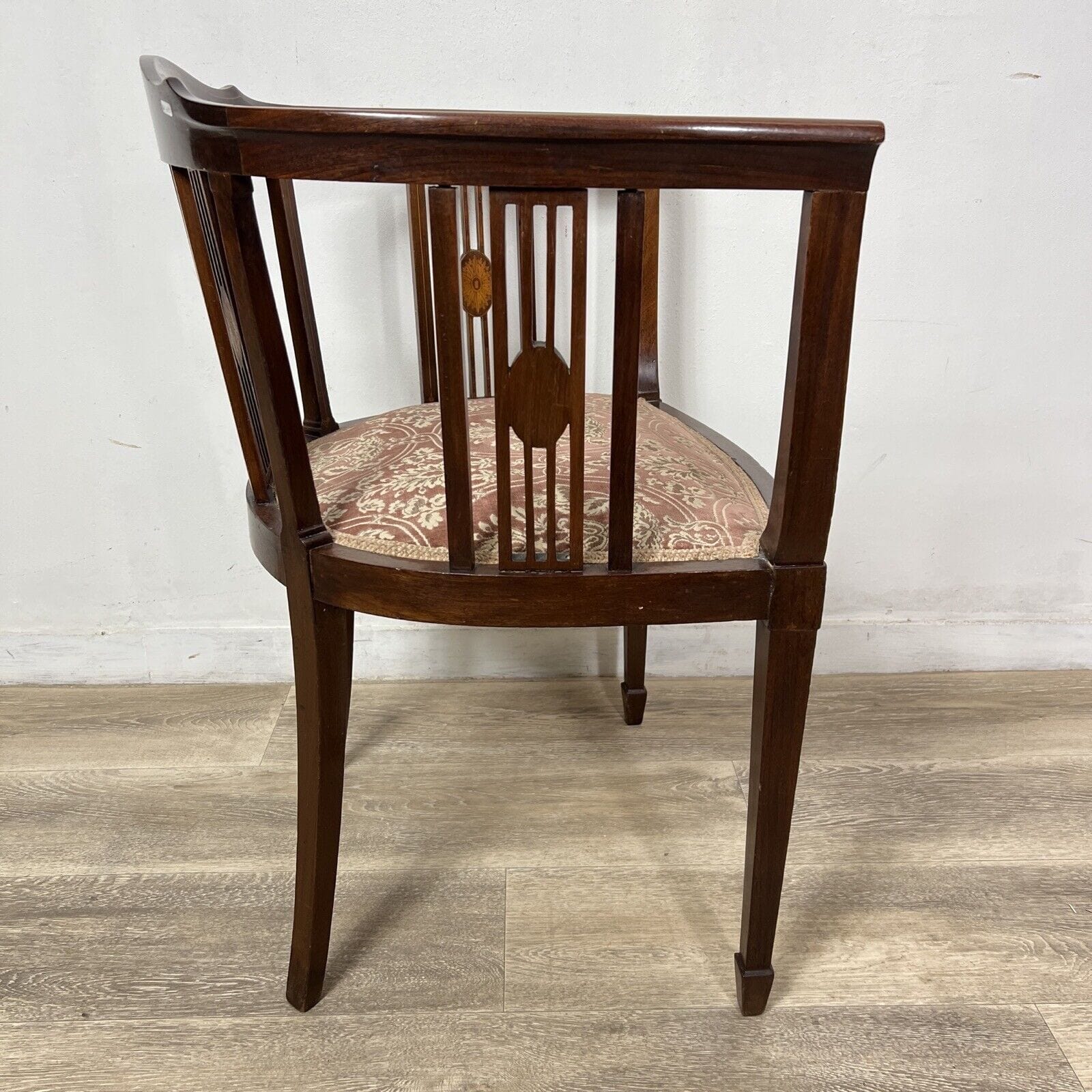 Antica sedia a pozzetto con braccioli poltrona poltroncina in di legno epoca 800 Categoria  Sedie
