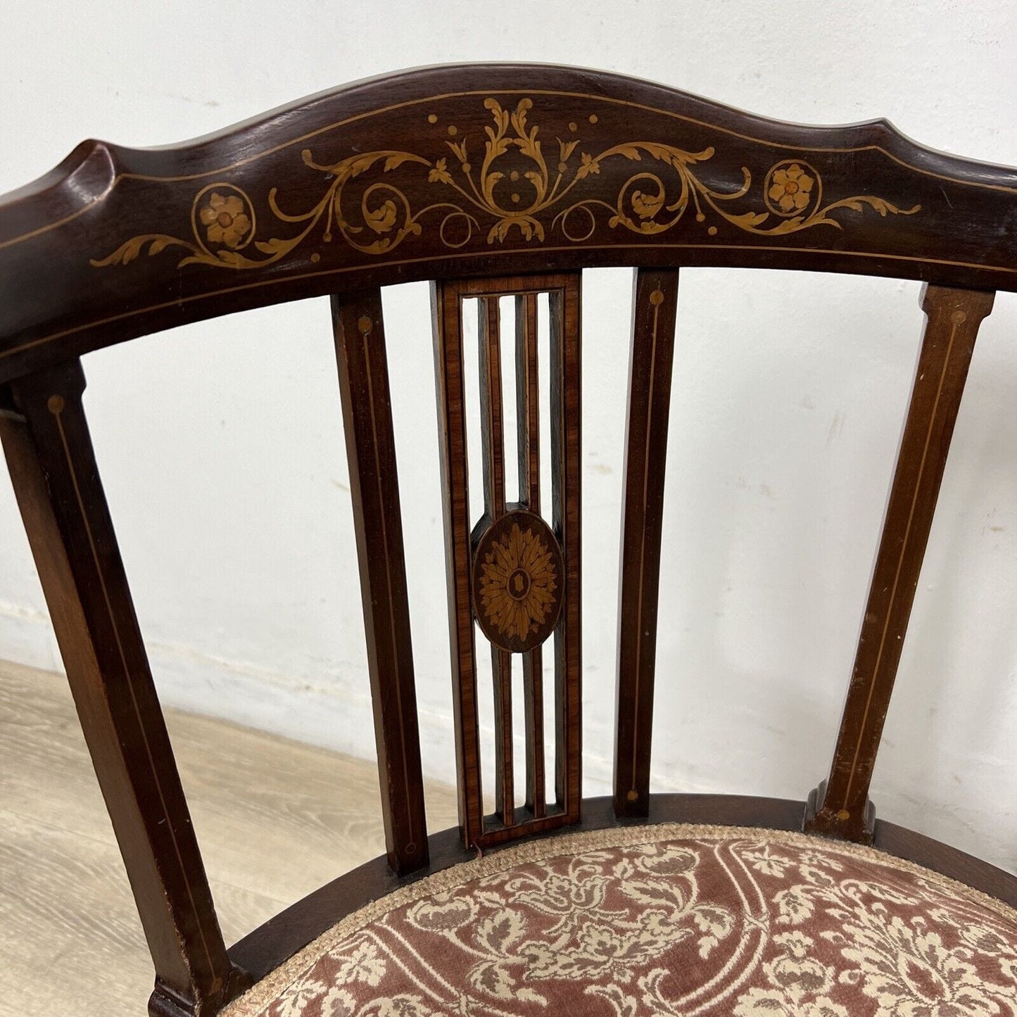 Antica sedia a pozzetto con braccioli poltrona poltroncina in di legno epoca 800 Categoria Sedie