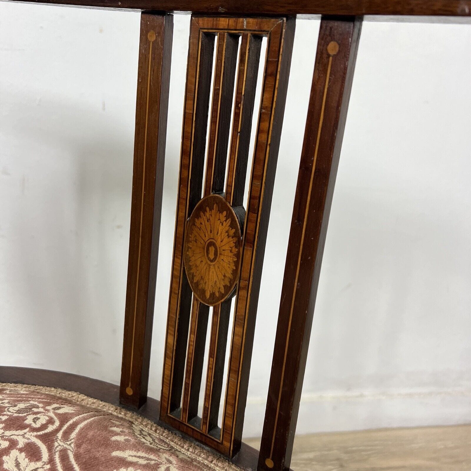 Antica sedia a pozzetto con braccioli poltrona poltroncina in di legno epoca 800 Categoria  Sedie
