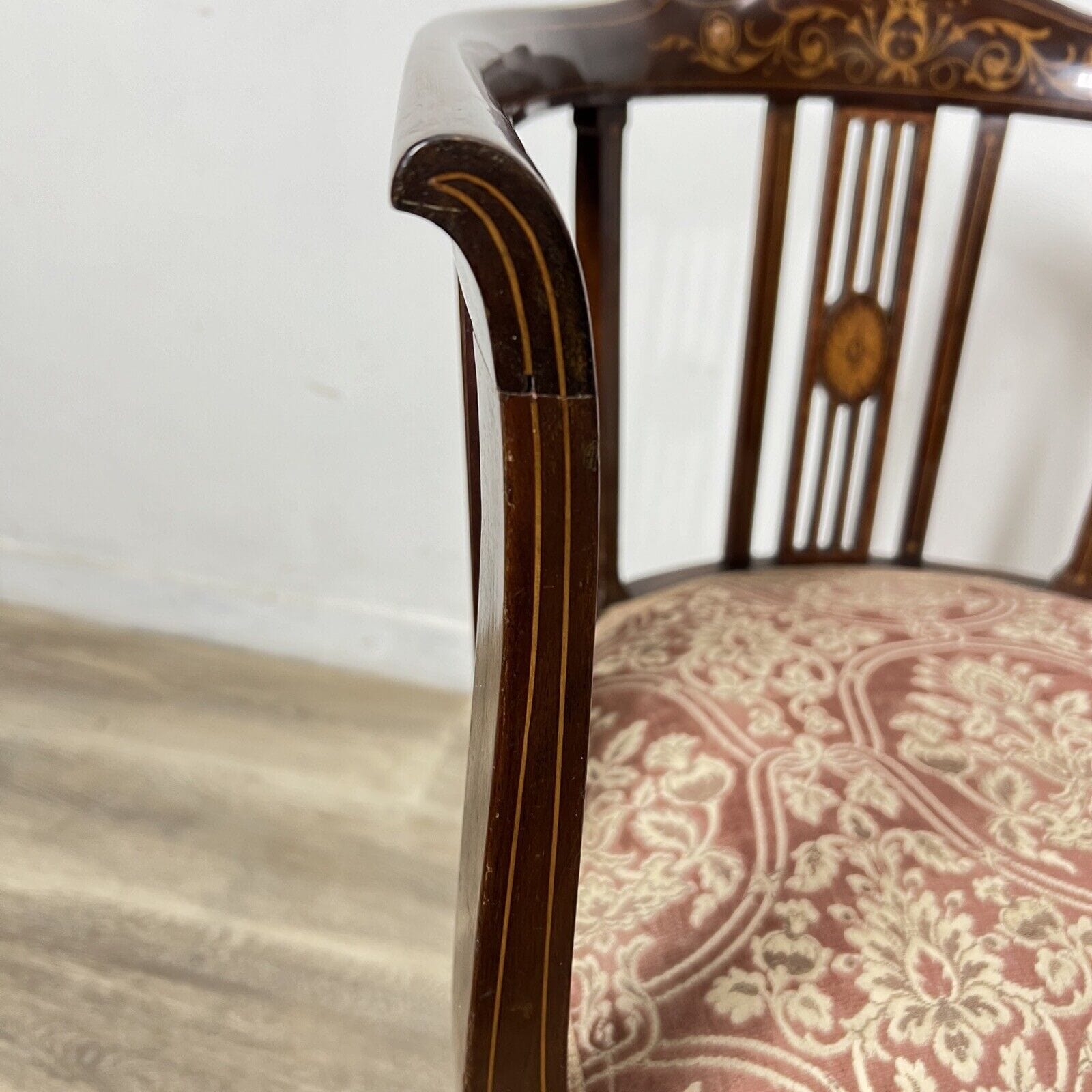 Antica sedia a pozzetto con braccioli poltrona poltroncina in di legno epoca 800 Categoria  Sedie