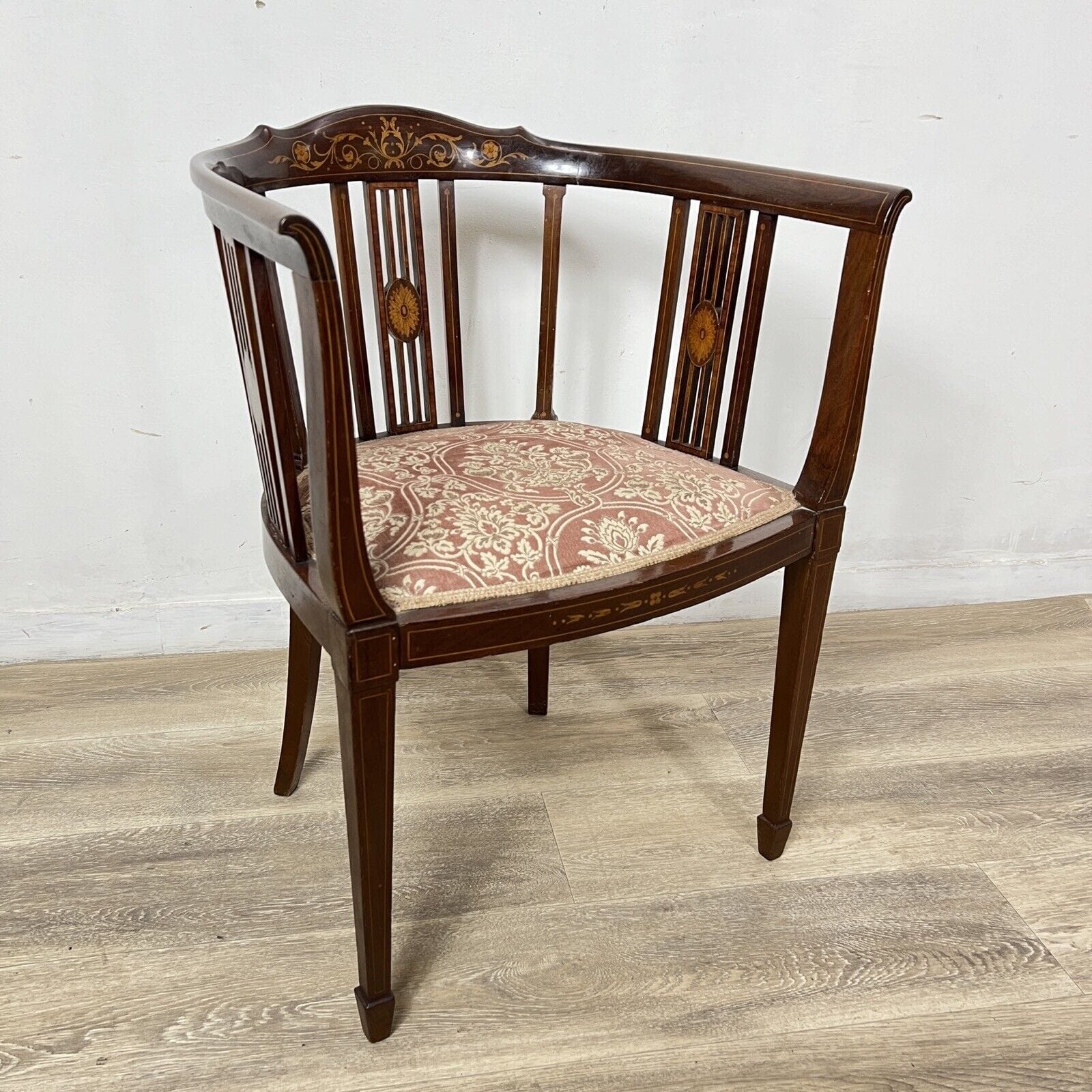 Antica sedia a pozzetto con braccioli poltrona poltroncina in di legno epoca 800 Categoria  Sedie