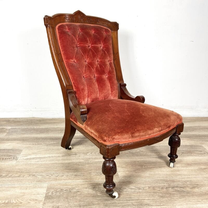 Antica sedia imbottita bassa poltrona per camera da letto o salotto epoca 800 Categoria Sedie