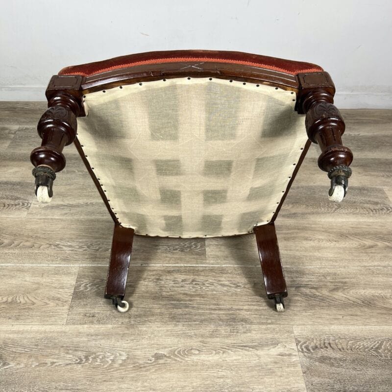 Antica sedia imbottita bassa poltrona per camera da letto o salotto epoca 800 Categoria Sedie