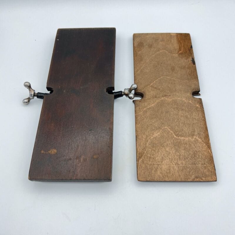 Antica stira cravatte vintage in legno epoca 900 piccola pressa manuale Inglese Categoria  Attrezzi e Strumenti