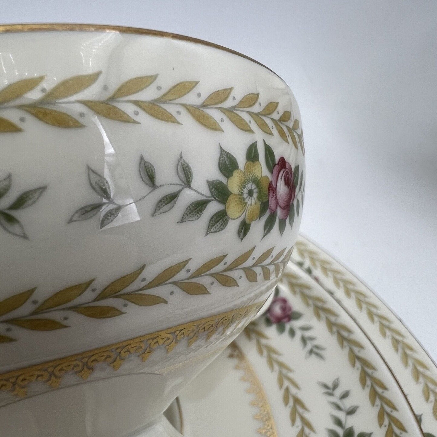 Antica tazza da tè the in porcellana tedesca Bavaria Thomas Trio Decoro fiori Categoria Servizio tazze - Tazze