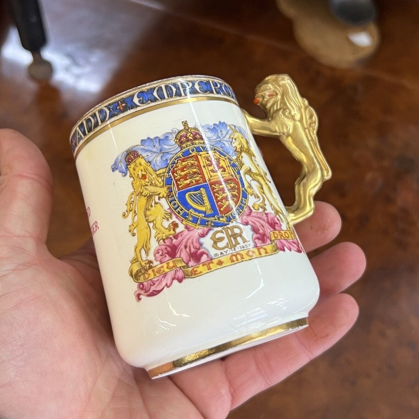 Antica Tazza da the in ceramica Inglese Re Edoardo VIII Casa Reale commemorativa Categoria Boccali