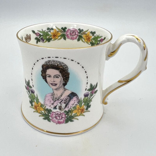 Antica Tazza Mug in Ceramica Inglese Regina Elisabetta  II Casa Reale anno 1986 Categoria  Ceramiche e Porcellane