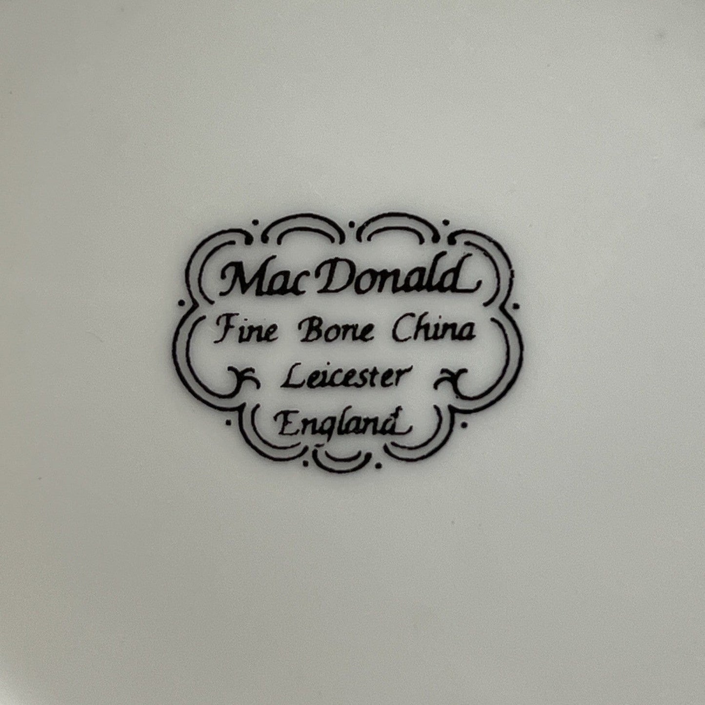 Antica Tazza Mug in Ceramica Inglese Regina Madre Elisabetta Casa Reale 100 anni Categoria  Boccali