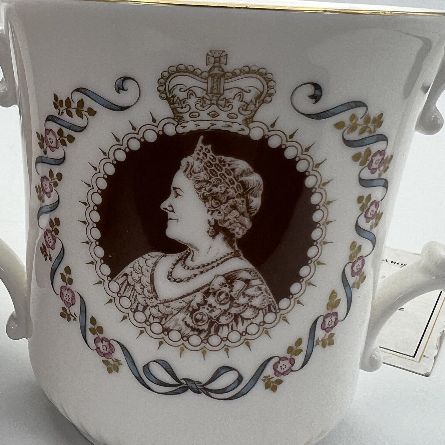 Antica Tazza Mug in Ceramica Inglese Regina Madre Elisabetta Casa Reale 80 anni Categoria Boccali