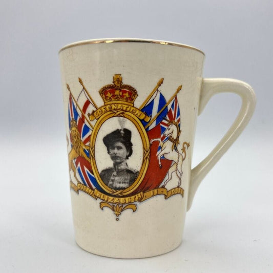 Antica Tazza Mug Inglese Regina Elisabetta II Casa Reale commemorativa 1953 Categoria  Ceramiche e Porcellane