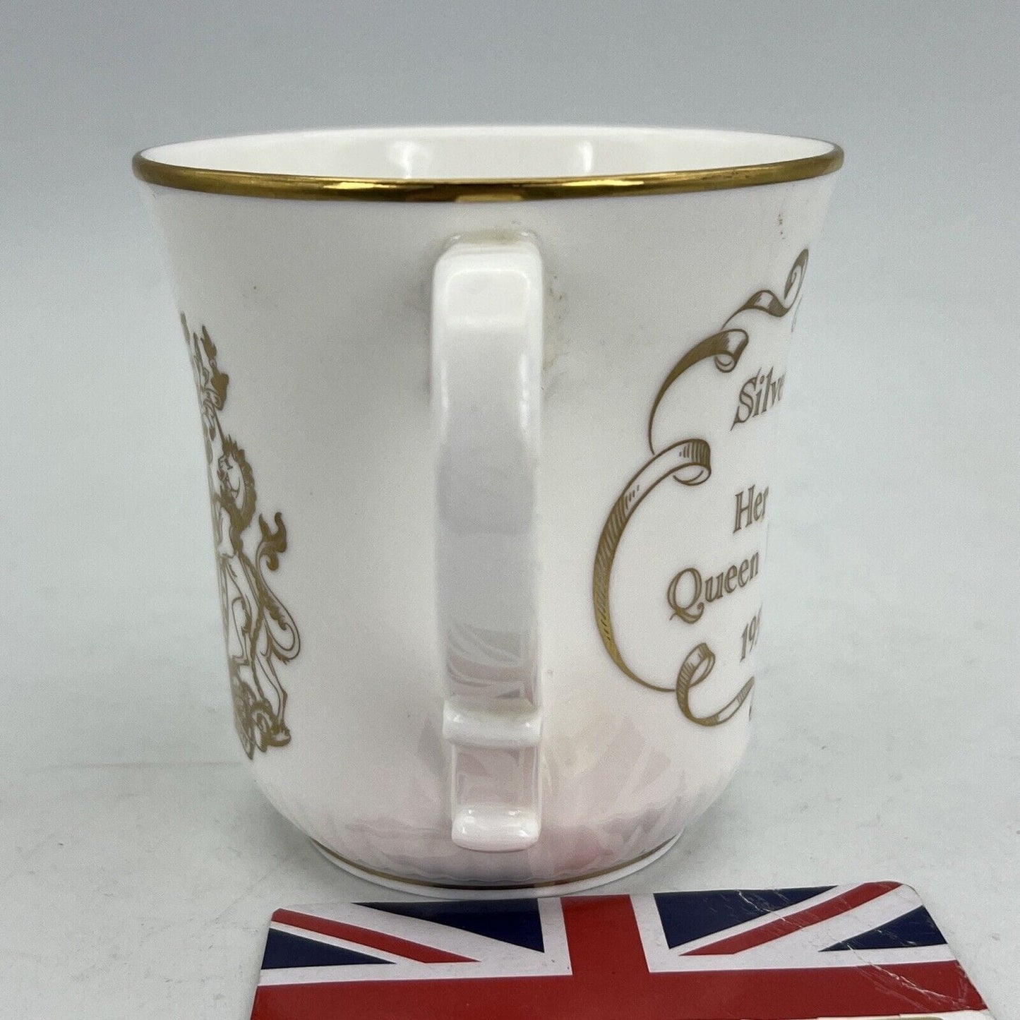 Antica Tazza Mug Inglese Regina Elisabetta II Casa Reale commemorativa 1977 Categoria Arte e antiquariato:Porcellana e ceramica:Altro porcellana e ceramica