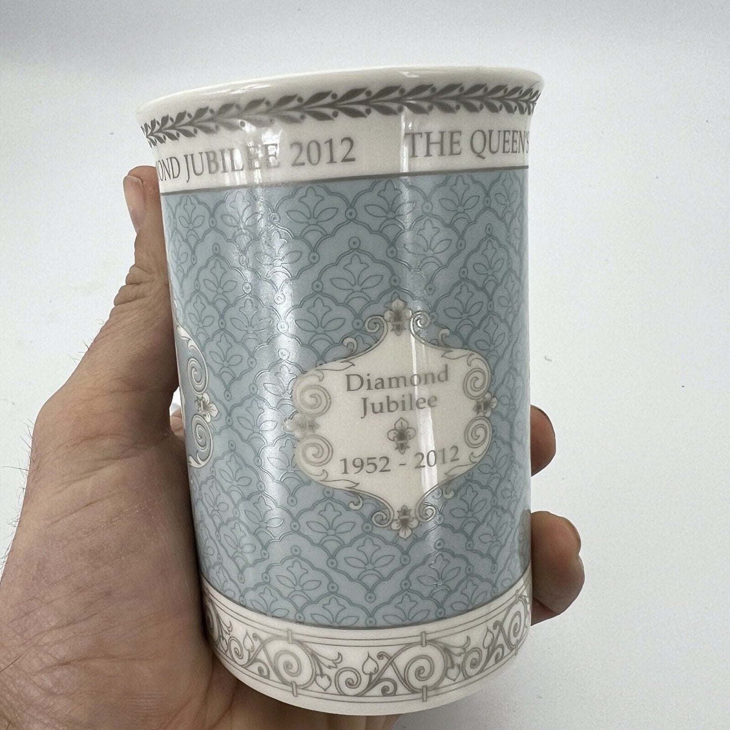 Antica Tazza Mug Inglese Regina Elisabetta II Casa Reale commemorativa GIUBILEO Categoria Boccali