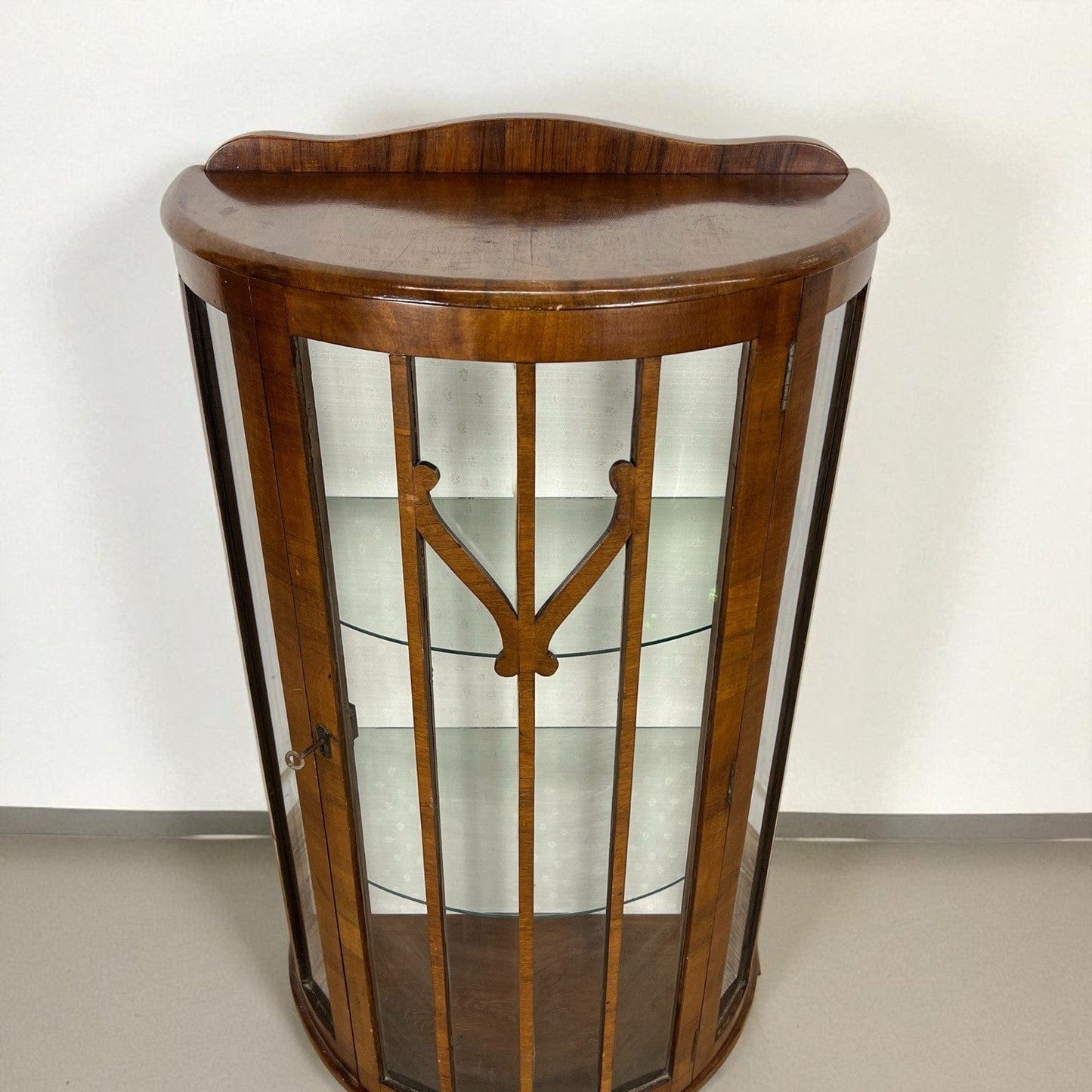 Antica Vetrina piccola cristalliera vetrinetta Stile Art Deco Anni '30 in Noce Categoria Vetrine