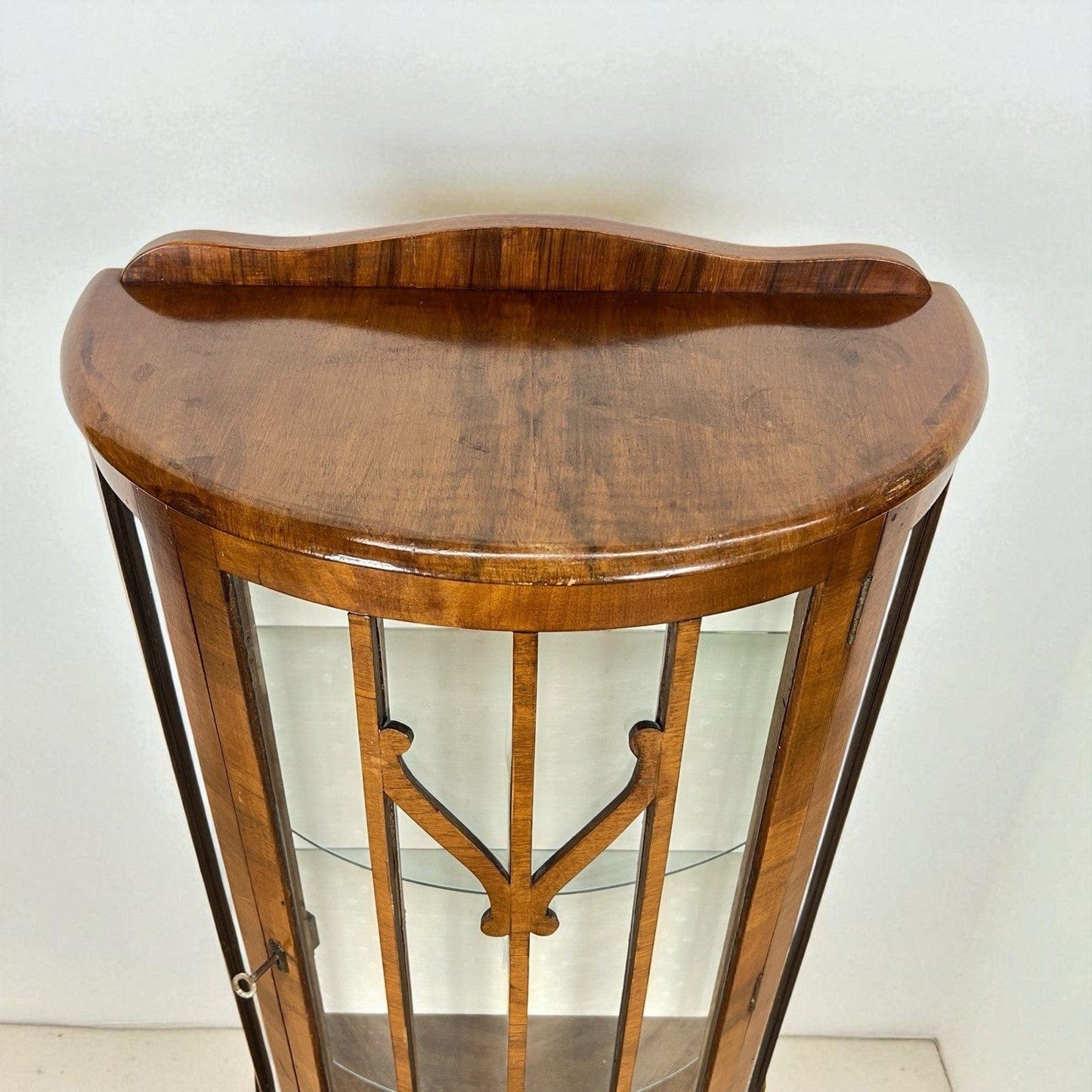 Antica Vetrina piccola cristalliera vetrinetta Stile Art Deco Anni '30 in Noce Categoria Vetrine