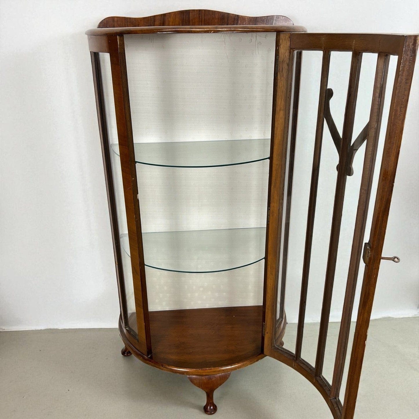 Antica Vetrina piccola cristalliera vetrinetta Stile Art Deco Anni '30 in Noce Categoria Vetrine