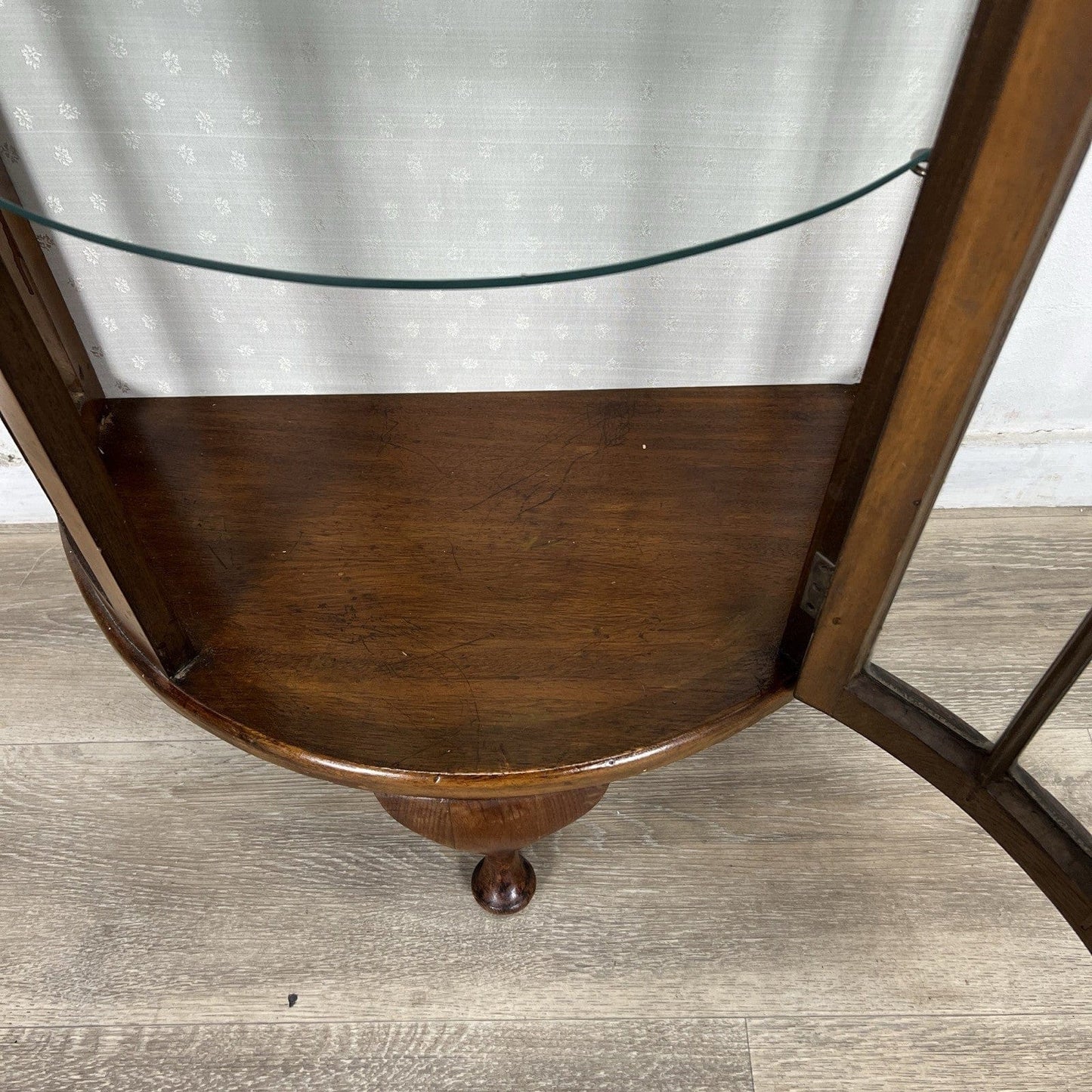 Antica Vetrina piccola cristalliera vetrinetta Stile Art Deco Anni '30 in Noce Categoria Vetrine