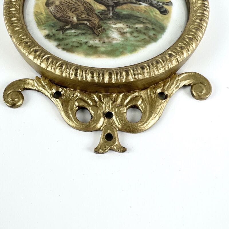 Antichi quadretti in miniatura vintage Fagiani ottone bronzo ceramica con fiocco Categoria Quadri